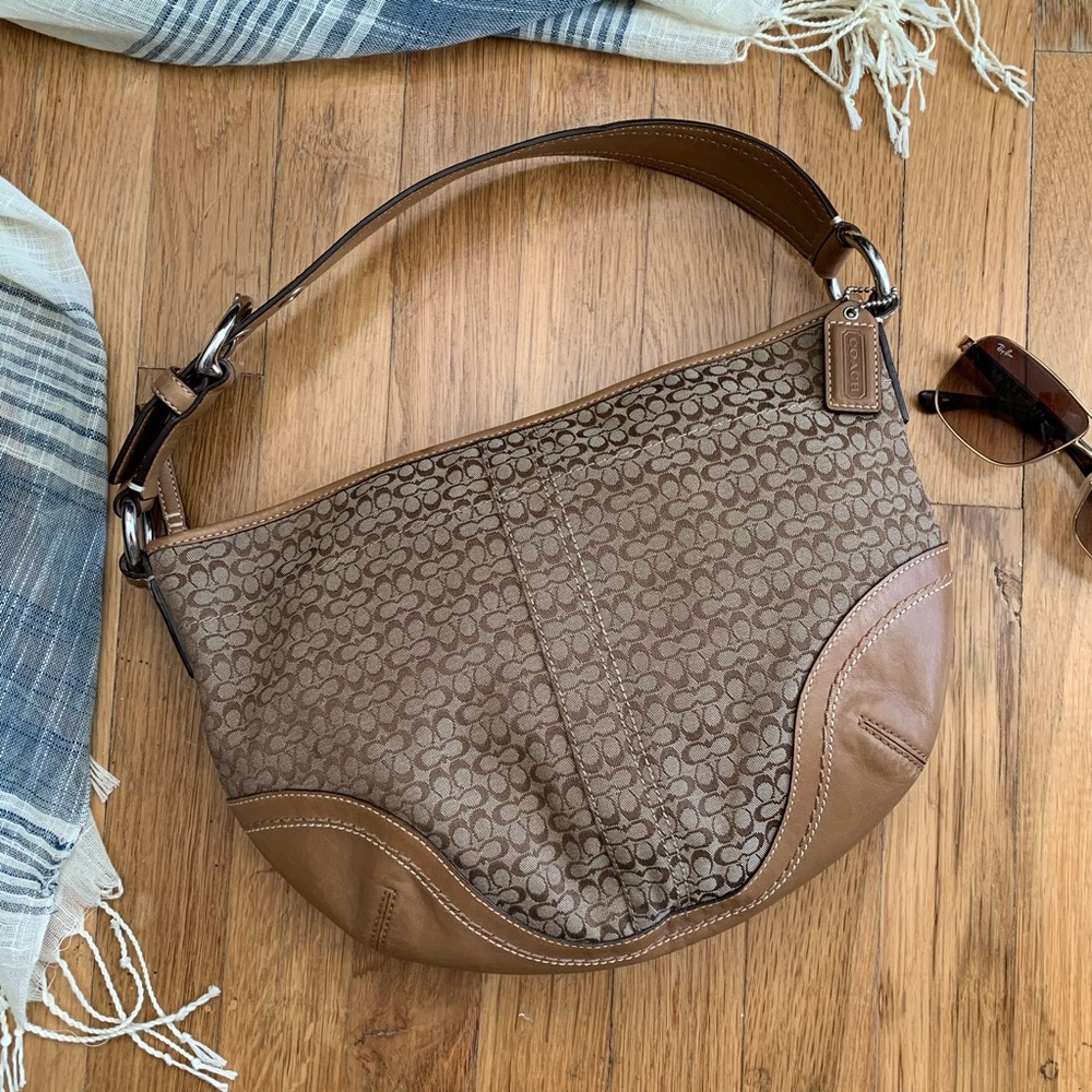 -Cuteness- Coach Small Hobo Signature Canvas - Picture 2 of 8